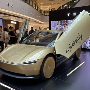 Tesla Cybercab Goes Public: Robotaxi Rides, a Federal Probe and Q3 Numbers