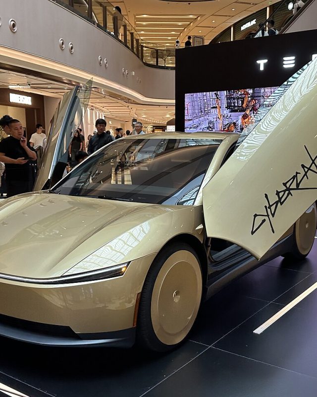 Tesla Cybercab Goes Public: Robotaxi Rides, a Federal Probe and Q3 Numbers